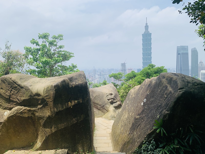 Xiangshan Six Boulders